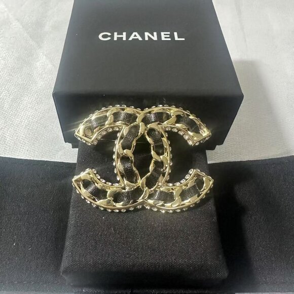 Chanel Gold Brooch - Picture 1 of 4
